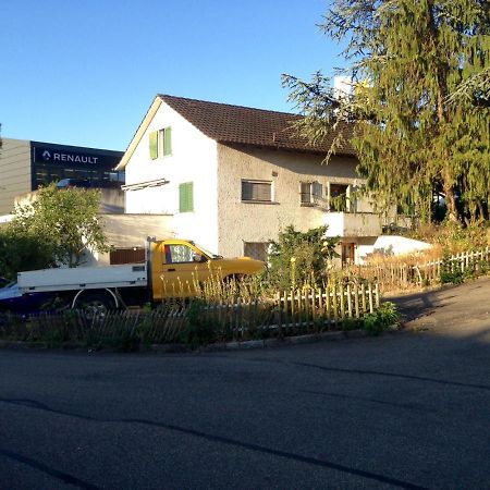Baselhostel Fullinsdorf Exteriör bild